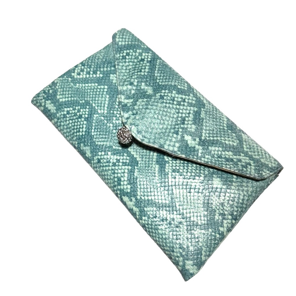 NWOT Soft Faux Snakeskin Green Women’s Trapezoid Clutch